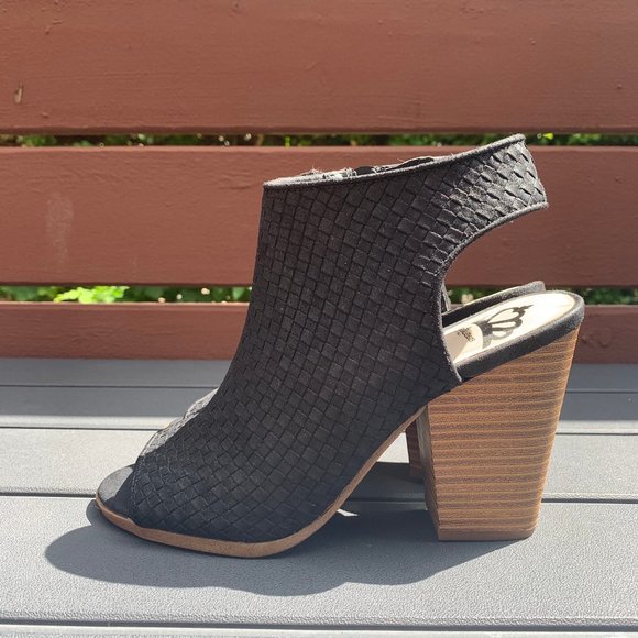 Fergalicious by Fergie Booties - Picture 1 of 7